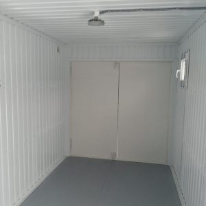 технический блок-контейнер с воротами